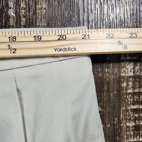 Roundtree and Yorke Men's Pleated Khaki Shorts 42 Waist - Picture 6 of 7